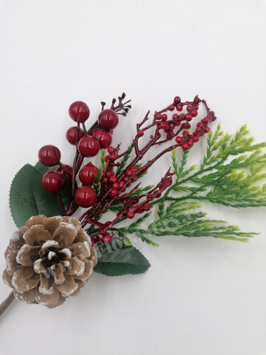 Crenguta Craciun pentru decoratiuni aranjamente cu bilute rosii, ilex si con brad 29 cm [1]