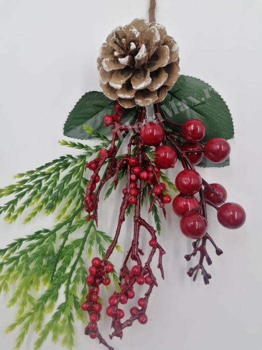 Crenguta Craciun pentru decoratiuni aranjamente cu bilute rosii, ilex si con brad 29 cm [3]
