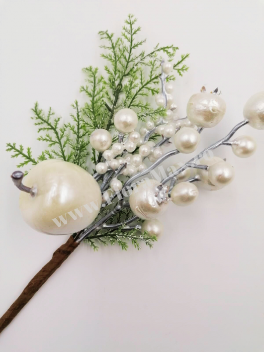 Creanga cu  bile albe, macese albe mar alb si brad, ilex alb pentru aranjamente Craciun 28 cm [1]