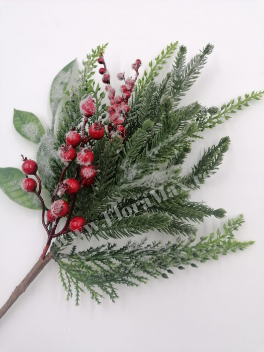 Crenguta brad artificial ninsa pentru aranjamente Craciun cu bilute rosii ilex  si sclipici 45 cm [1]
