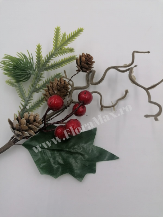 Crenguta brad artificial  pentru aranjamente Craciun cu bilute rosii si conuri brad 23 cm [1]
