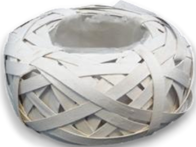 Cos din rattan impletit pentru aranjamente florale – decor rustic