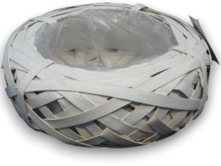 Cos din rattan impletit pentru aranjamente florale – decor rustic