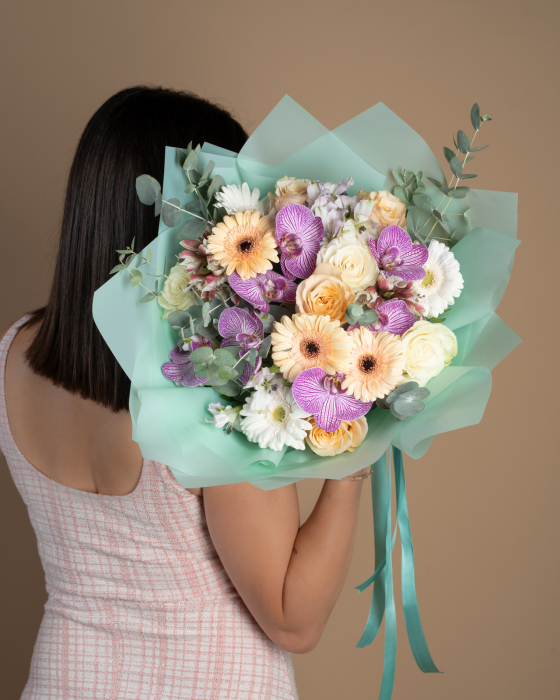 Buchet Pastelat cu Trandafiri si Orhidee [1]