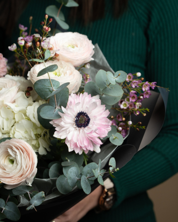 Buchet cu Ranunculus si Anemone [2]