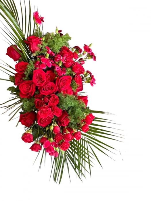 Aranjament pe Buret din 15 Trandafiri 7 fire Mini Rose si Foliaj  [2]