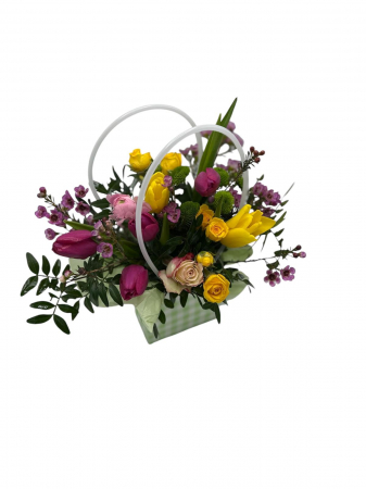 Aranjament din lalele galbene si mov trandafiri albi, wax si mini rose galbene [1]