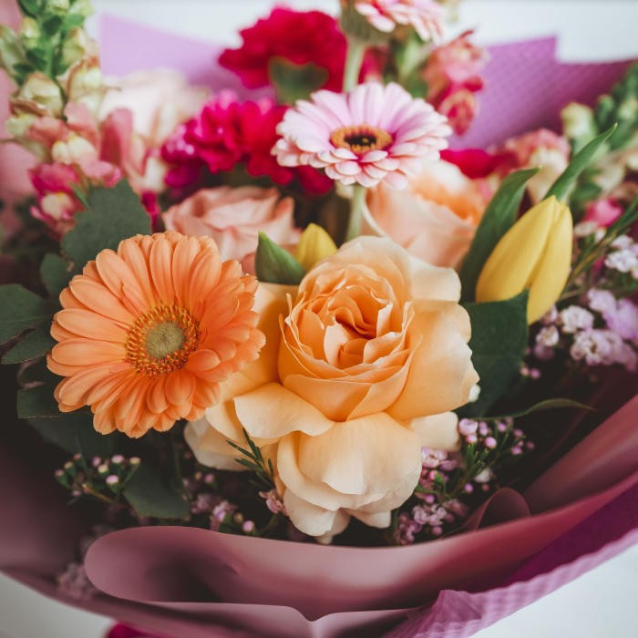 Buchet mixt cu flori fresh, colorate și parfumate. Livrare Timisoara.  Comandă acum. [3]