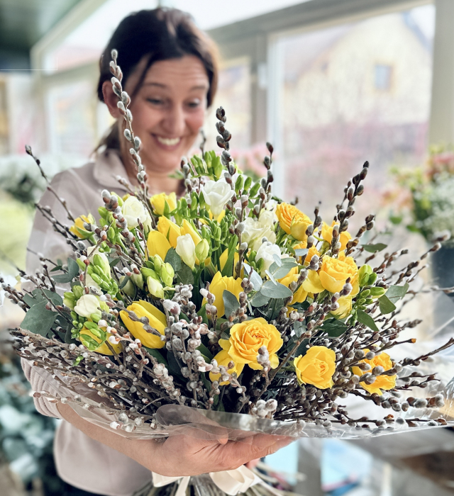 Buchet Special - Mix flori de primavara alb Galben [1]