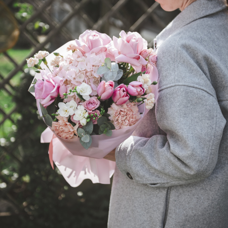 BUCHETE FLORI - Buchet fin cu flori roz