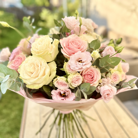 Buchet pastel elegant.Trandafiri, miniroze, liziantus [1]