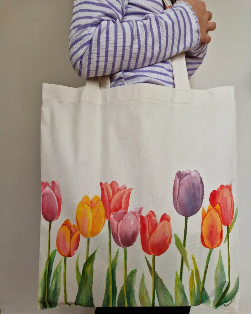 Sacoșă pictată manual cu lalele – design original Flow Art [5]