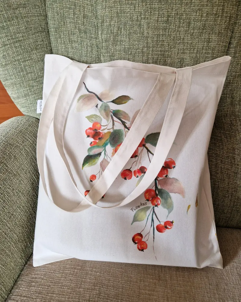 ARTĂ DE PURTAT - Sacoșă pictată manual cu păducel – design original Flow Art