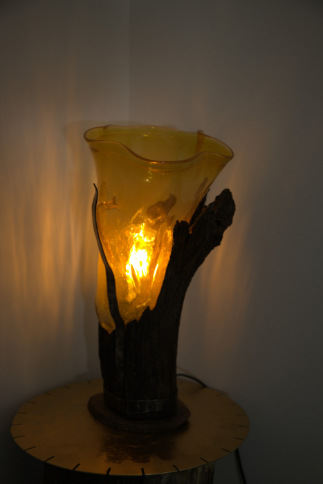 Veioza lucrata manual, din sticla si lemn, The Wooden Light [3]