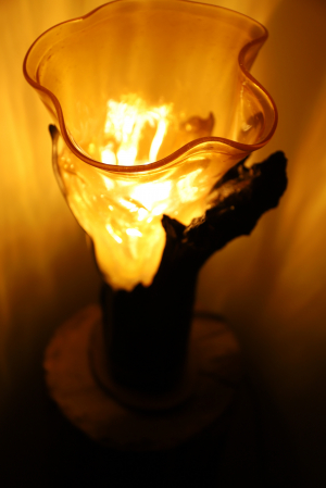 Veioza lucrata manual, din sticla si lemn, The Wooden Light [3]