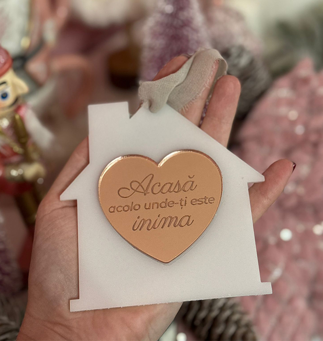 Glob personalizat in forma de casuta cu inima cu mesaj personalizat [1]