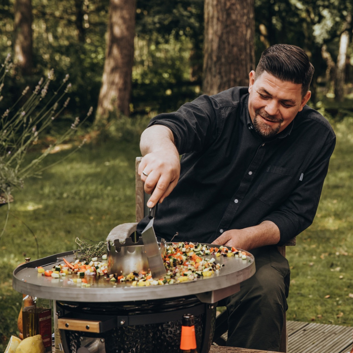 Grătar ceramic portabil (Kamado) pe cărbuni Monolith ICON [7]