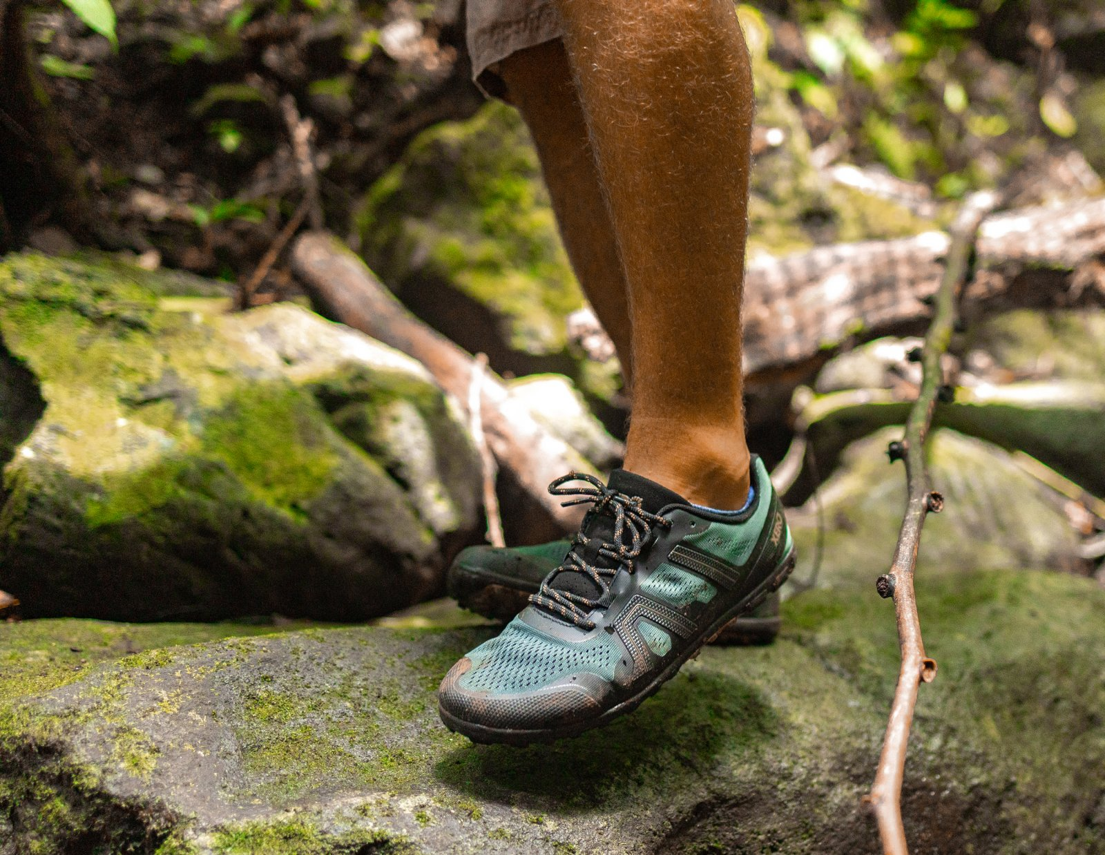 Cum alegi corect încălțămintea barefoot pentru hiking