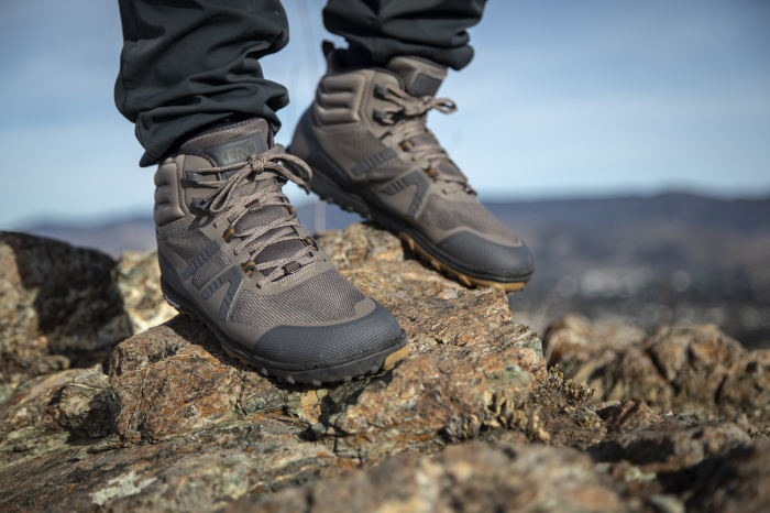 Ghete barefoot drumeție XERO SHOES SCRAMBLER MID II Bărbați – Maro & gri [2]