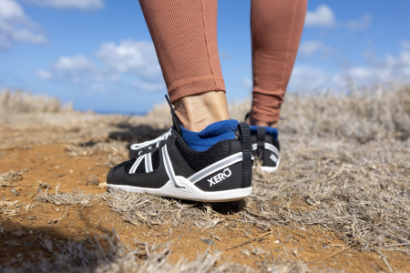 Pantofi sport barefoot XERO SHOES PRIO Femei – Negru & Alb [1]