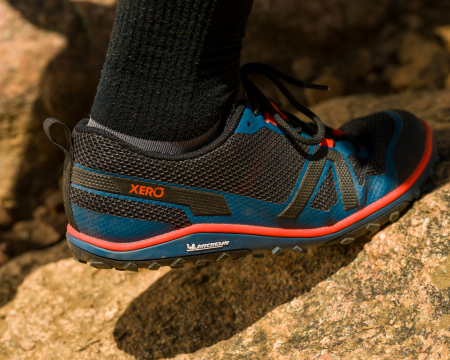 Pantofi sport barefoot XERO SHOES SCRAMBLER LOW Bărbați – Negru, albastru & portocaliu [1]