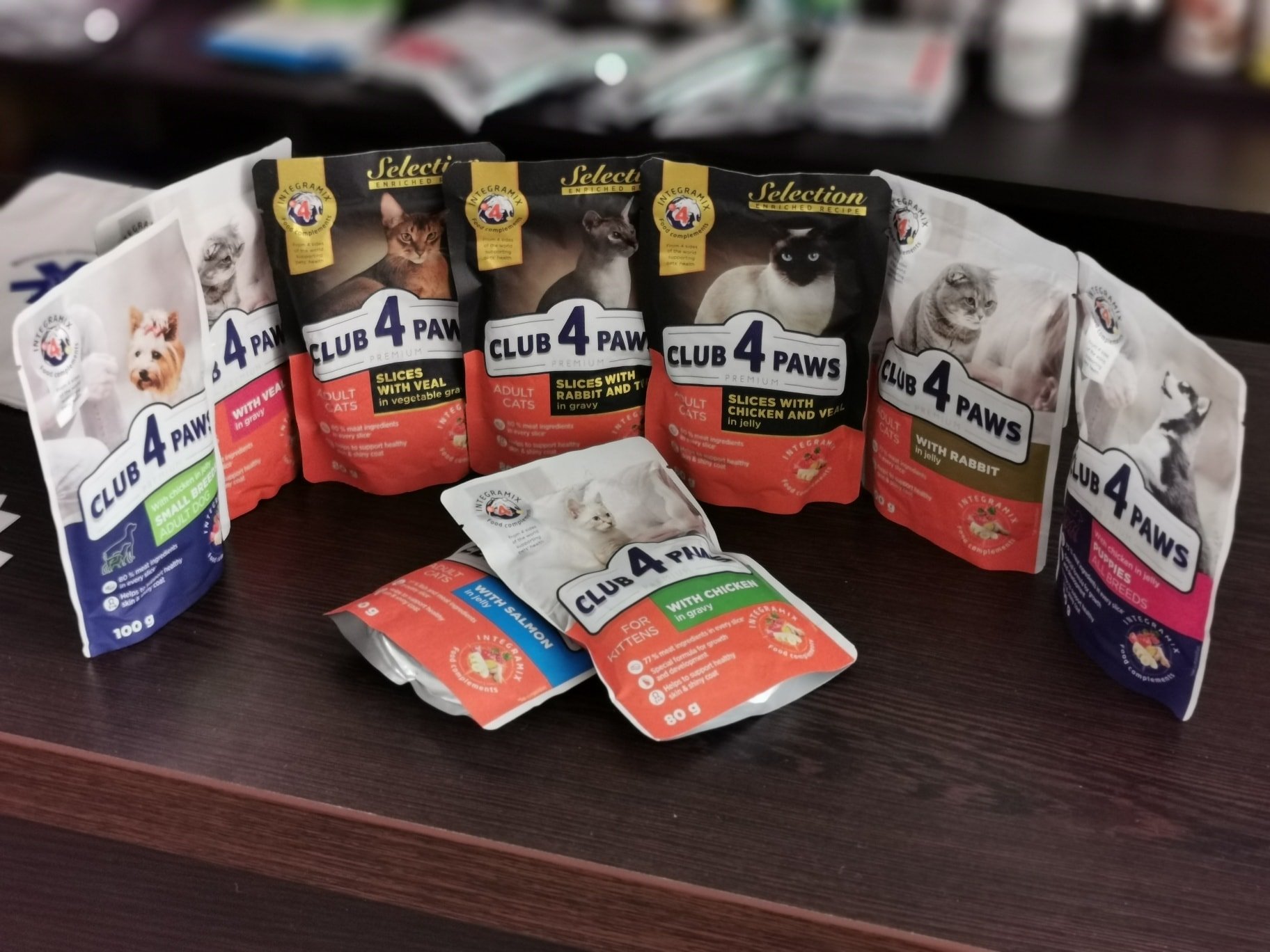 Club4Paws - hrana completa pentru pisici