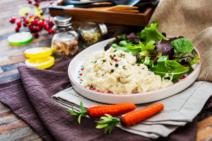 salată de conopidă și morcovi cu iaurt și usturoi [1]