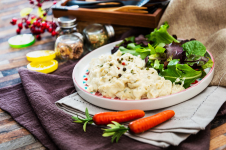 REȚETE - salată de conopidă și morcovi cu iaurt și usturoi