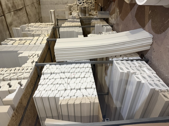 Depozit de profile decorative de exterior fabricate de Freshouse