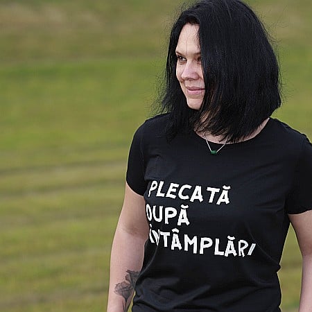 #căutări - Plecată după întâmplări