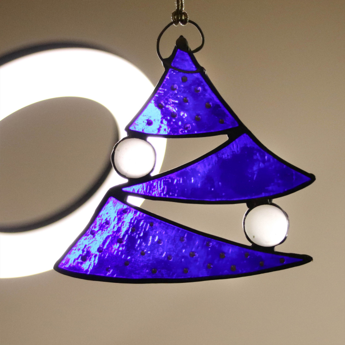 Bradut Albastru din Vitraliu [4]