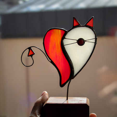 Shop - Decor Inima Pisica din Vitraliu – cadou handmade cu suport din lemn