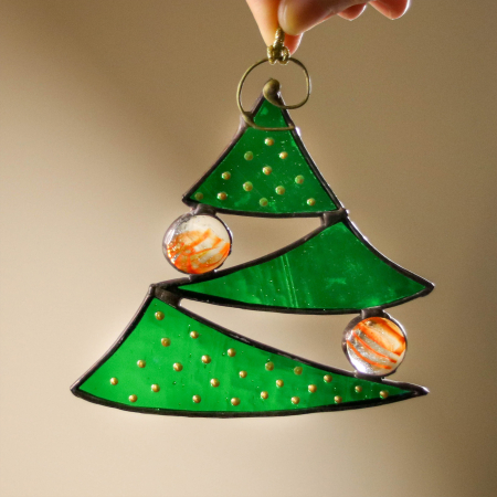 Bradut verde din vitraliu [1]