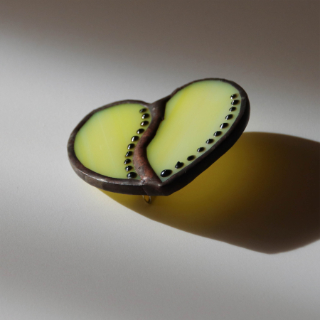 Bijuterii - Brosa Inima Galbena Pictata