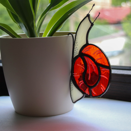 Shop - Melc Decorativ Rosu pentru Ghiveci – decor handmade din vitraliu
