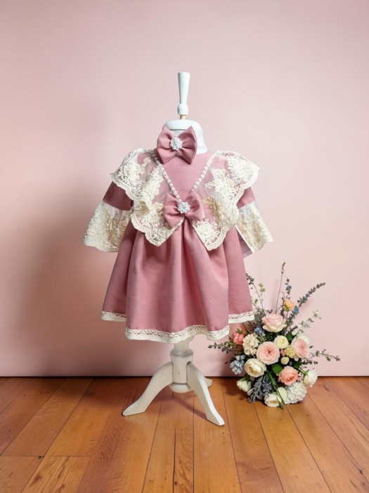 Rochita botez Barbie cu dantela brodata, cu bentita, culoare roz praf 0-4 luni, Gabrielle Bebe, GBR04/100 [2]