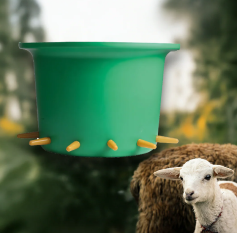 Zootehnie - Adăpătoare 12L găleată 6 suzete viței