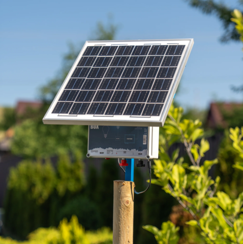 Sistem panou solar de 50W cu regulator și baterie de 12V/18Ah [1]