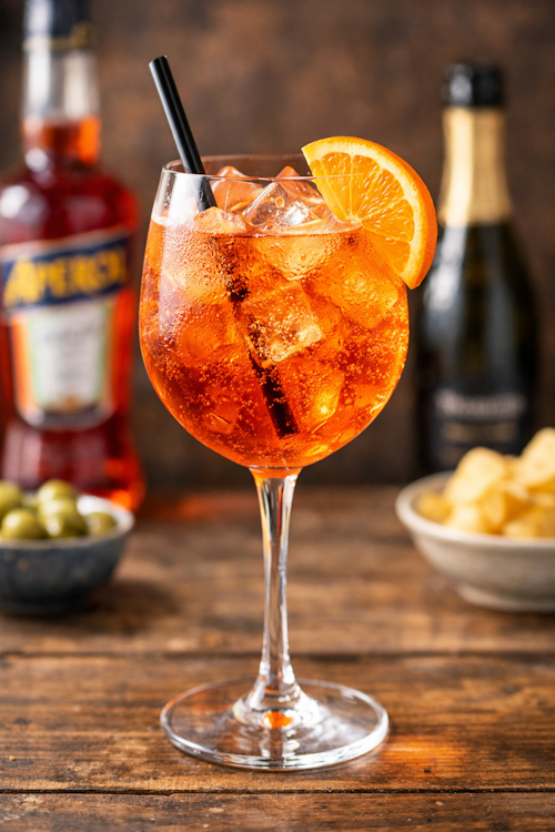 Aperol Spritz – Rețeta originală, gramaje exacte și modul corect de preparare