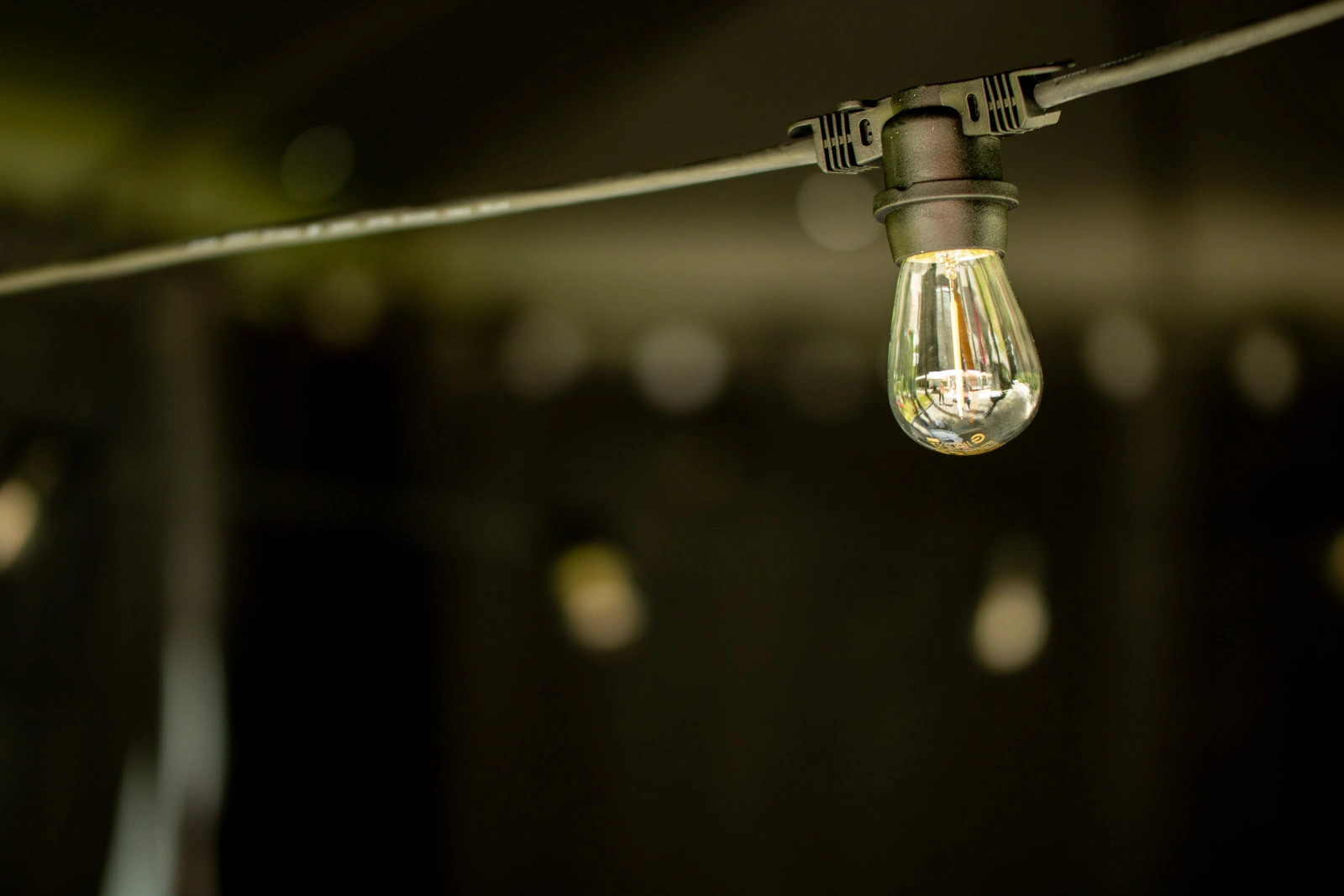 Ghirlanda Luminoasa Led 40 metri cu 40 becuri , 220V , 2700K , IP65 , E27 , becuri incluse [5]