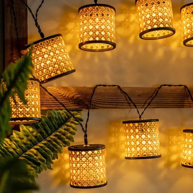 Iluminat Led - Ghirlanda Solara cu 10 Felinare din Plastic Model Rattan 3.8 metri