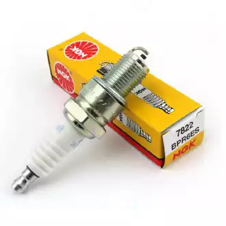 Consumabile - Bujie BPR6ES 7822 pentru motor 4 timpi motosape, generatoare, placi compactoare , masini de tuns gazon