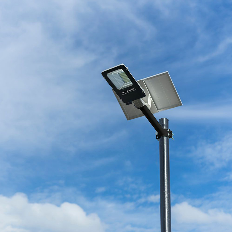 Corp iluminat stradal LED solar 50W 6000K IP65 cu telecomanda si senzor inteligent [13]
