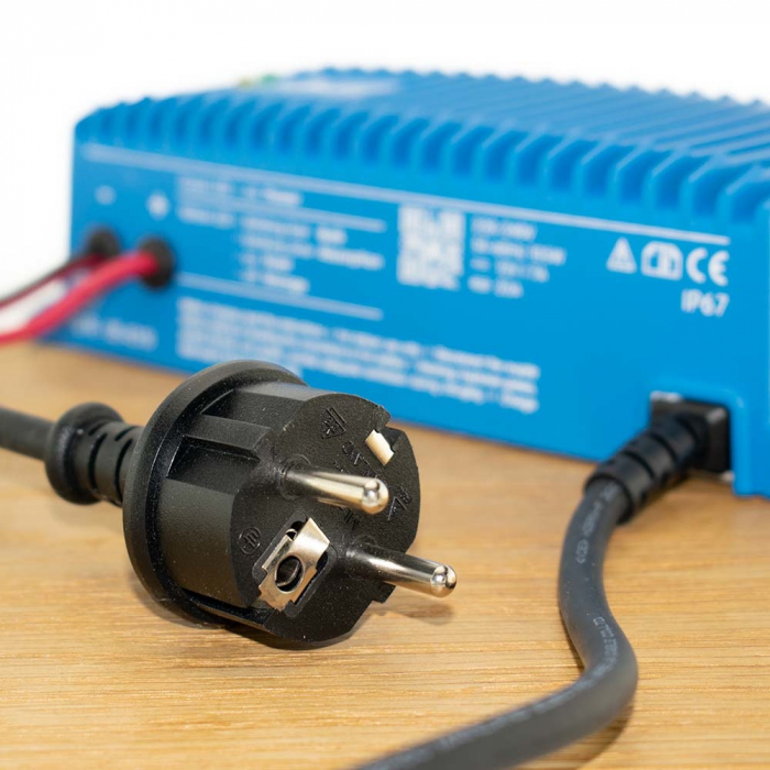 Incarcator Smart Baterie, 24V 12A, Plumb, Gel, Agm, Lithiu, Victron Energy Blue Smart Ip67 Charger 24/12 (1) [6]