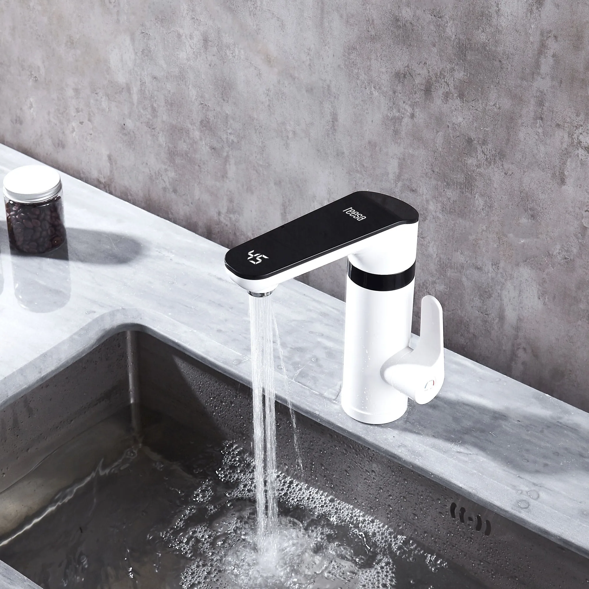 Robinet electric instant Teesa, de apa calda, 3500W, alb cu display digital [6]