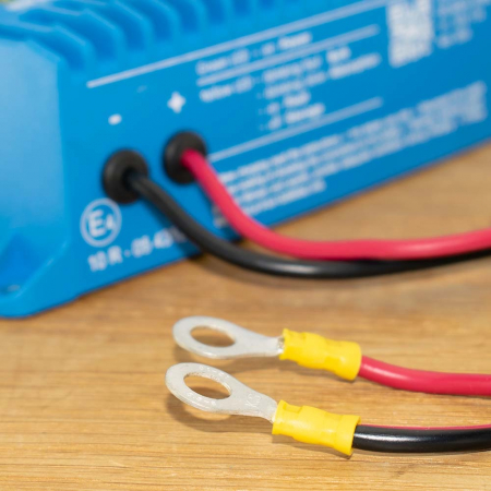 Incarcator Smart Baterie, 24V 12A, Plumb, Gel, Agm, Lithiu, Victron Energy Blue Smart Ip67 Charger 24/12 (1) [4]