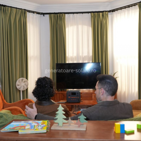 Kit Generator Solar Portabil Bluetti AC70P 1000W 864Wh LifePO4 cu 2 x panou 200W [16]