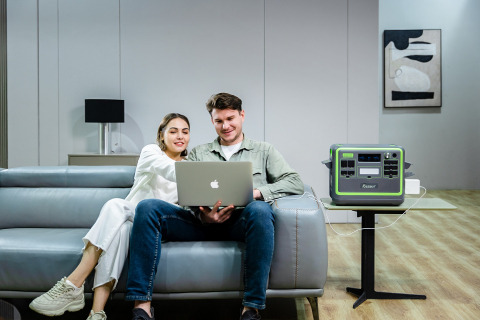 Pachet Fossibot  F2400 Verde Statie electrica de incarcare portabila , LED, IP67 + Panou solar portabil Fossibot SP200  200W [19]