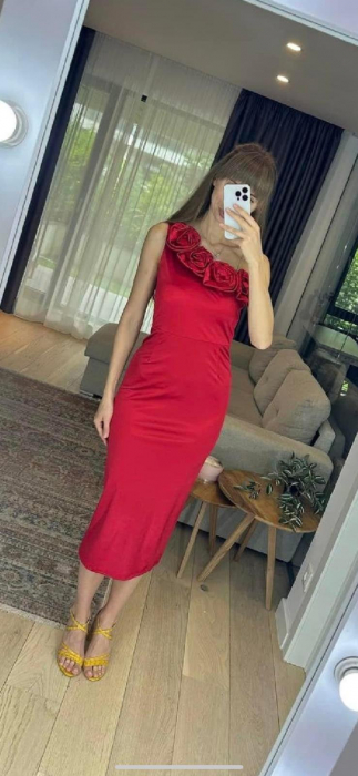 Rochie eleganta cu flori la decolteu,Rosie [1]