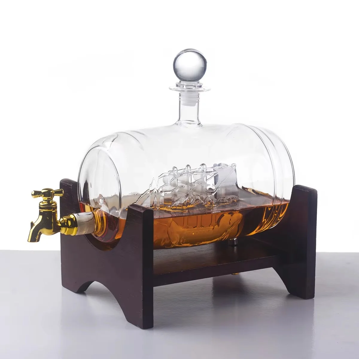 Idei cadouri - Decantor pentru whisky în formă de butoi